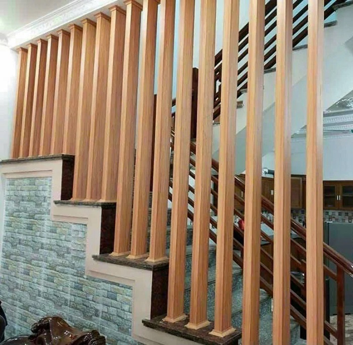 Ốp chân cầu thang bằng thanh lam hộp giả gỗ tiết kiệm chi phí